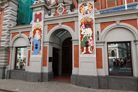 Portál Domu Černohlavců