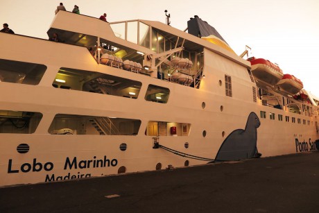 Madeira_2015_07_27 (4)_Funchal_ranní loď na Porto Santo