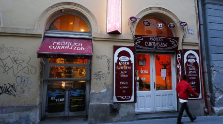 Budapešť - košer cukrárna Fröhlich na ulici Dob