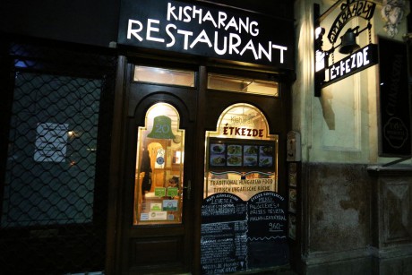 Budapešť - restaurace Kisharang na ulici 6. října
