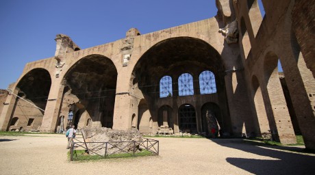 Maxentiova a Konstantinova bazilika