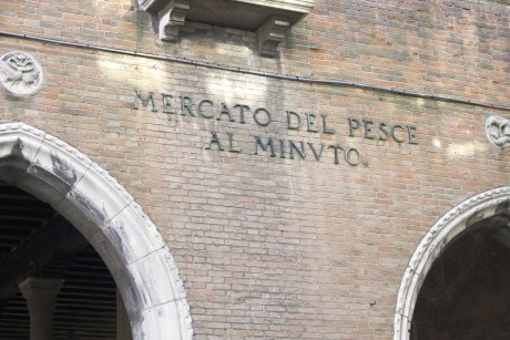 Benátky_Canal Grande_Mercato di Rialto (1)