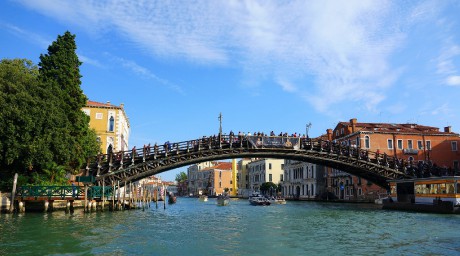 Benátky_Canal Grande_most Akademie