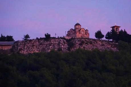 Trebinje_ortodoxní klášter Hercegovačka Gračanica 2000