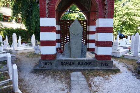 Mostar_mauzoleum básníka Osmana Dikiče (2)