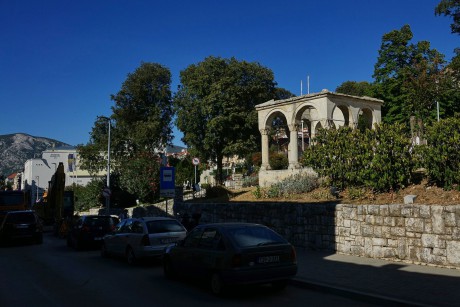 Mostar_muslimský hřbitov na ulici Maršála Tita (1)
