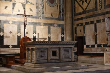 Florencie_Baptisterium San Giovanni_interiér_apsida a hlavní oltář (3)