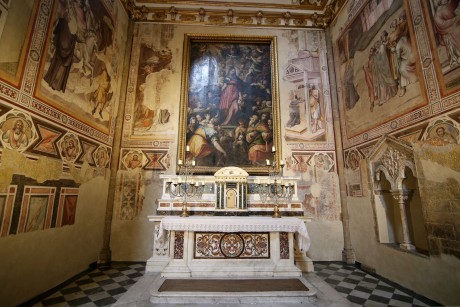 Florencie_Santa Maria Novella_interiér_Cappella Bardi_Vasari_obraz P.Marie Růžencové_1569