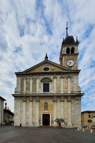 Arco_kolegiátní kostel Santa Maria Assunta (005)
